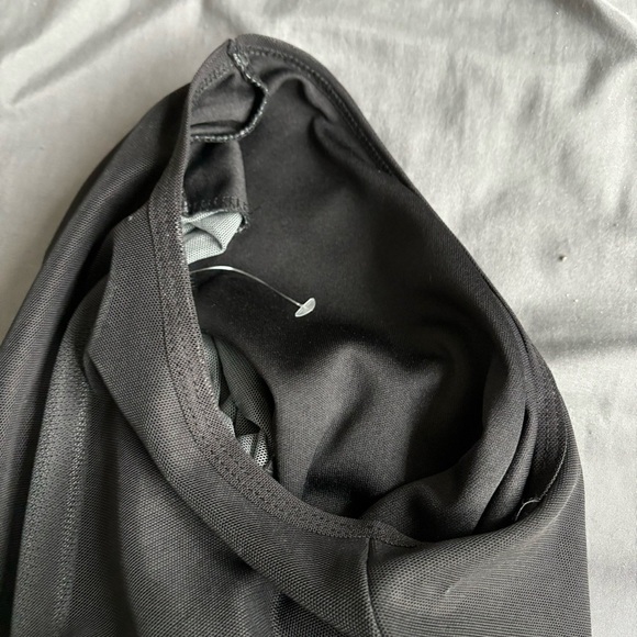 PacSun Mesh Corvette Top - Picture 3 of 4